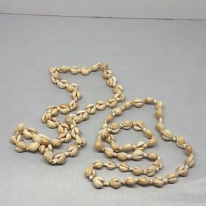 Natural Cowrie Shell Necklace - Beige Shell Beads